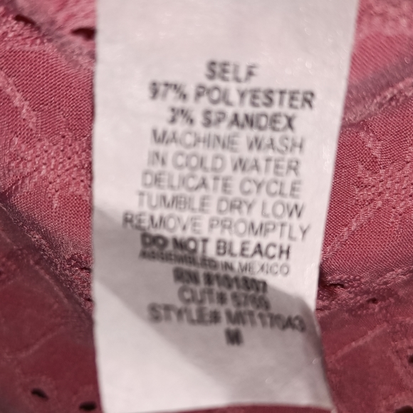 ⭐️Keyhole Expresso Pink Top ⭐️3 items for $10.00 bundle items to get the deal!⭐️ - Picture 12 of 12